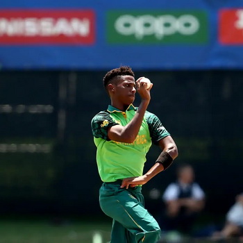 Mondli Khumalo Biography